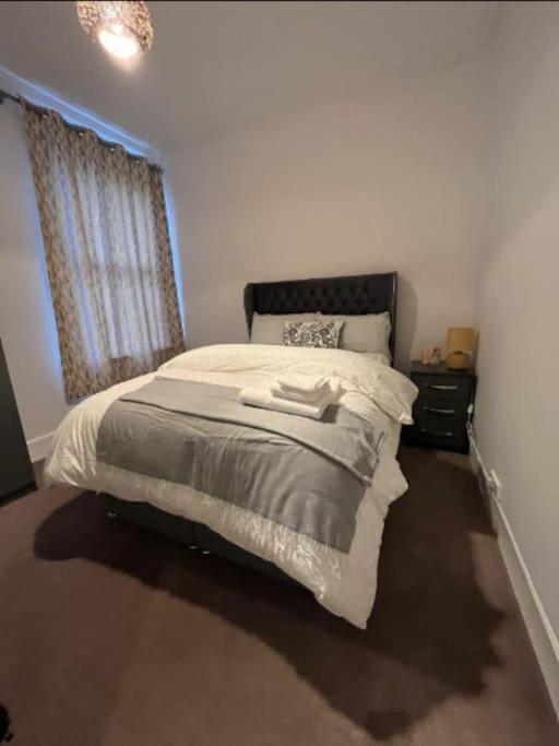 Two Bedroom Flat In London Exteriör bild
