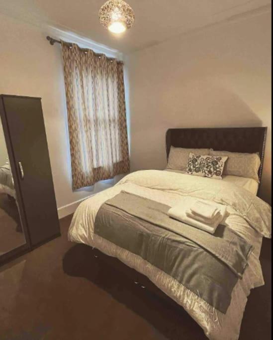 Two Bedroom Flat In London Exteriör bild