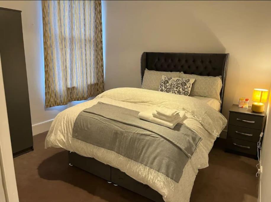 Two Bedroom Flat In London Exteriör bild