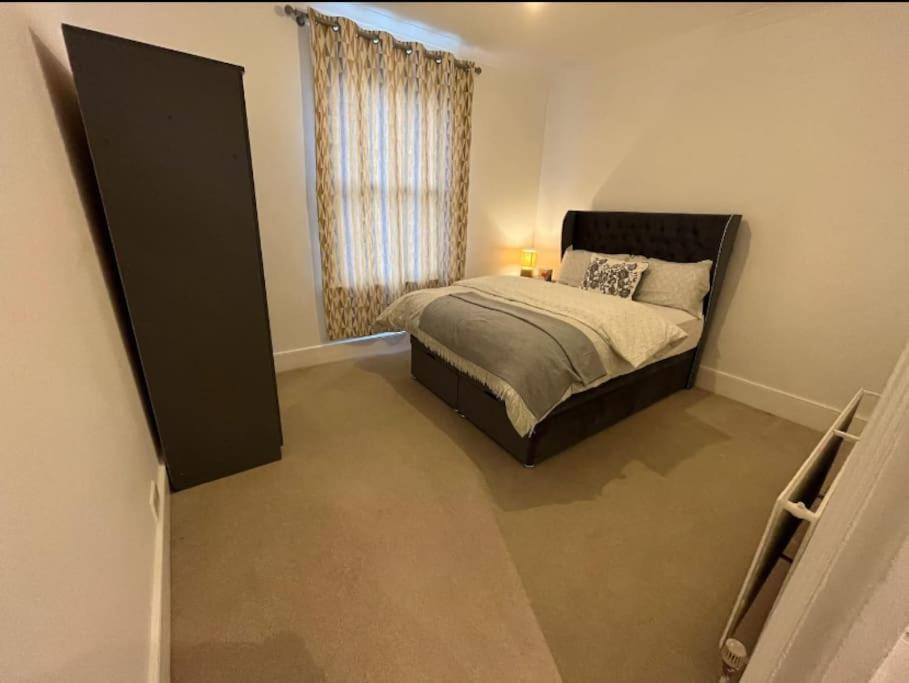 Two Bedroom Flat In London Exteriör bild