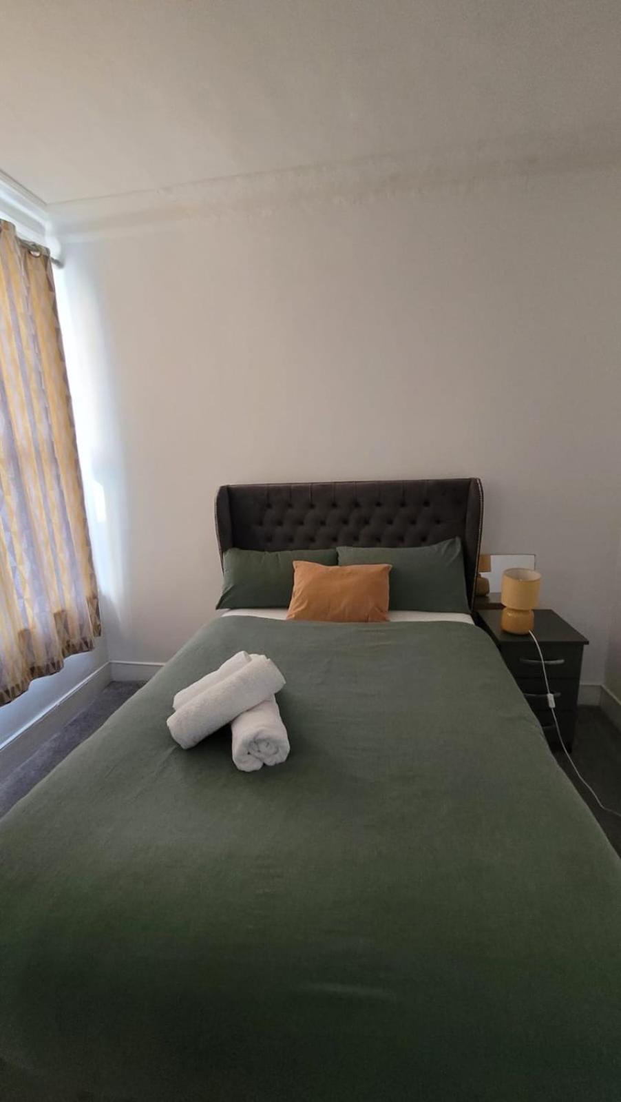 Two Bedroom Flat In London Exteriör bild